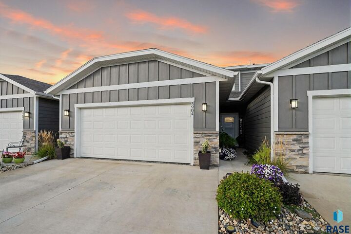 5904 S Whisper Creek Pl  Sioux Falls SD 57106 photo