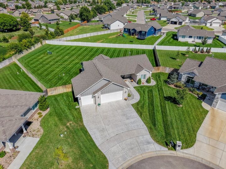 Property Photo:  1762 N Blackstone Ct  KS 67235 