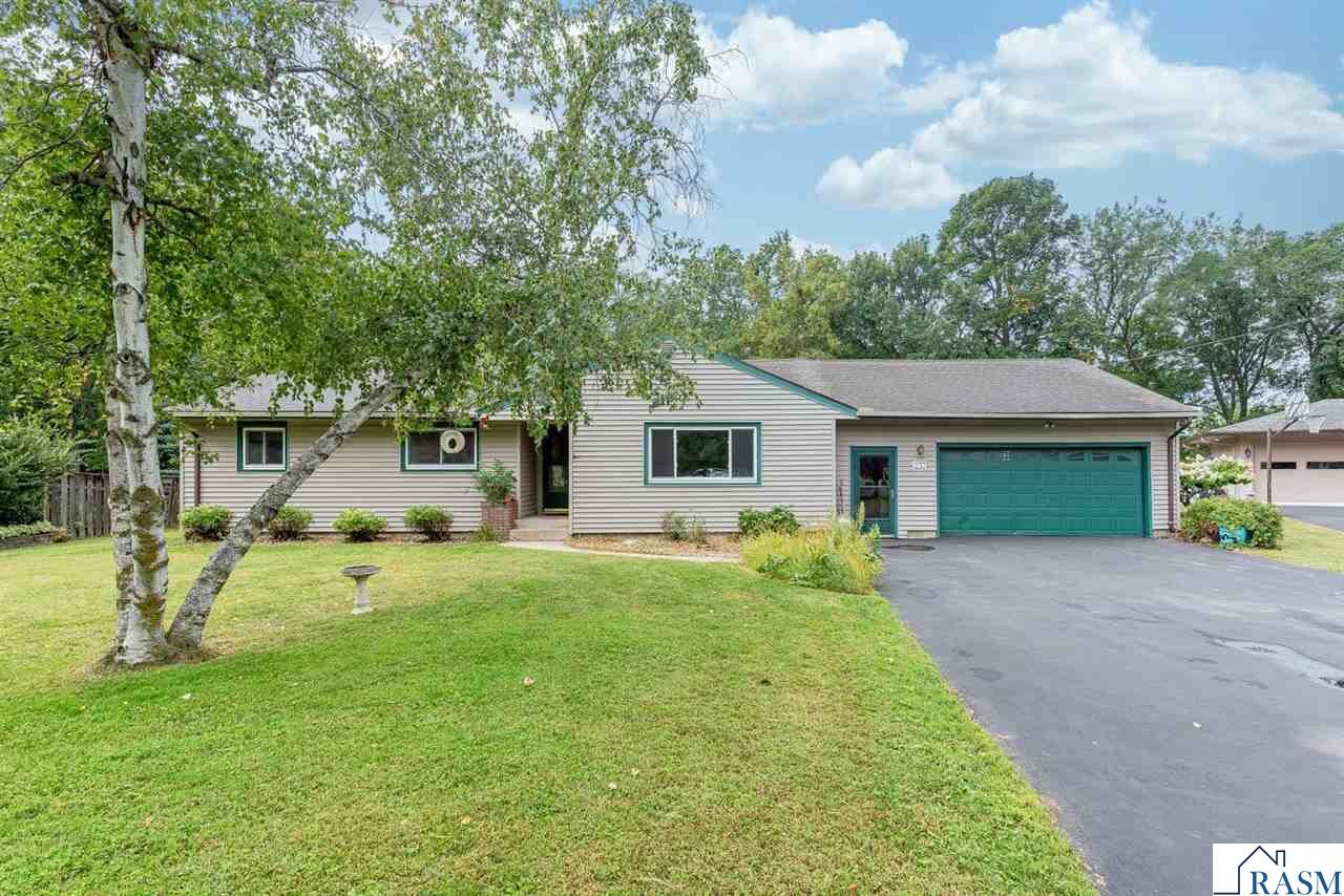 Property Photo: 237 W Skyline Court MN 56001