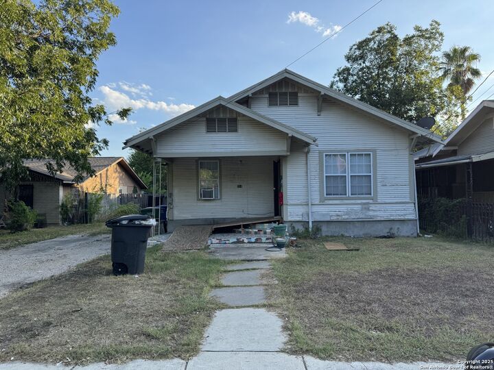 318 Devine St  San Antonio TX 78210 photo