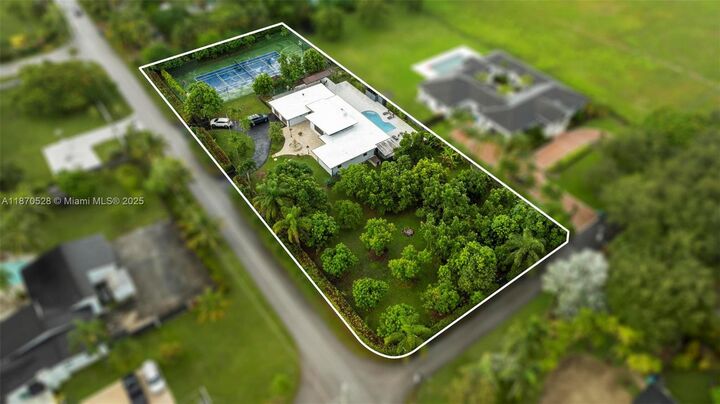 Property Photo: 6539 SW 84 Ave FL 33143