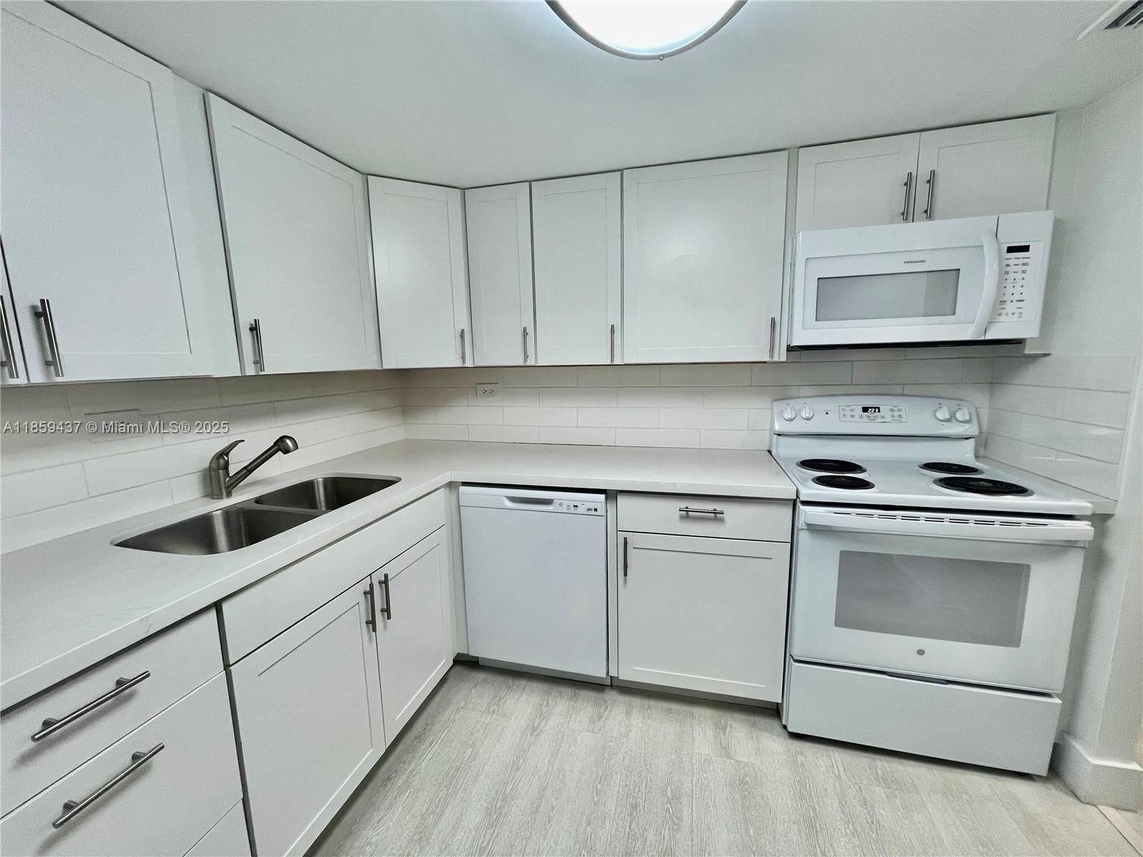 Property Photo:  8101 SW 72nd Ave 417W  FL 33143 