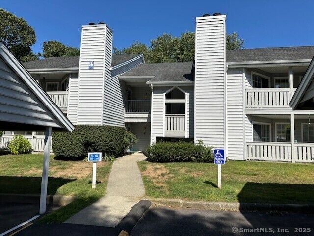 Property Photo:  82 Crown Knoll Court Apt 156  CT 06340 