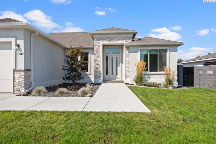 Property Photo: 1639 Palermo Avenue WA 99352