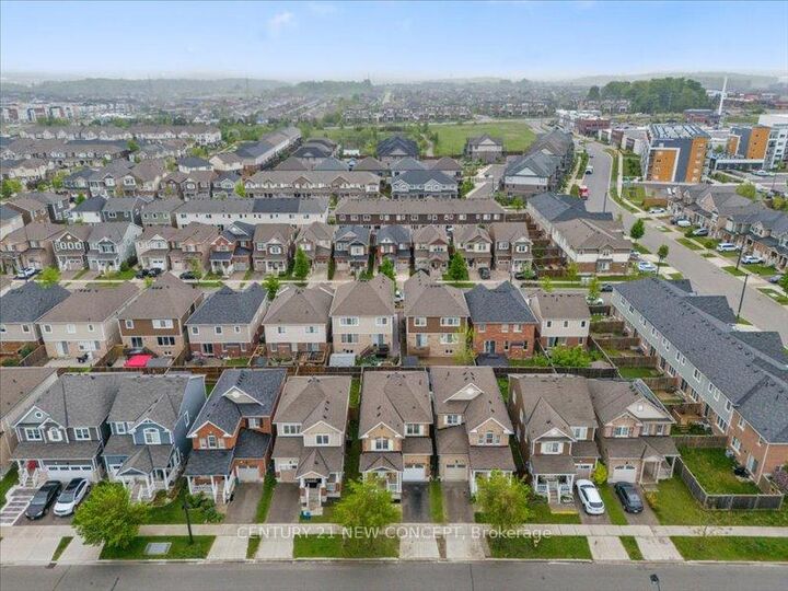 Photo de la propriété: 85 Ludolph Street ON N2R 0J4