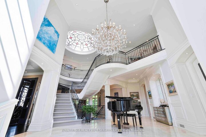 Property Photo:  11 Doon Road  ON M2L 1M1 