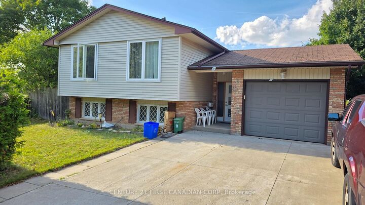 Property Photo: 2 Muriel Crescent ON N6E 2K5