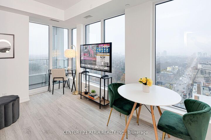 Photo de la propriété:  2020 Bathurst Street 1820  ON M5P 0A6 