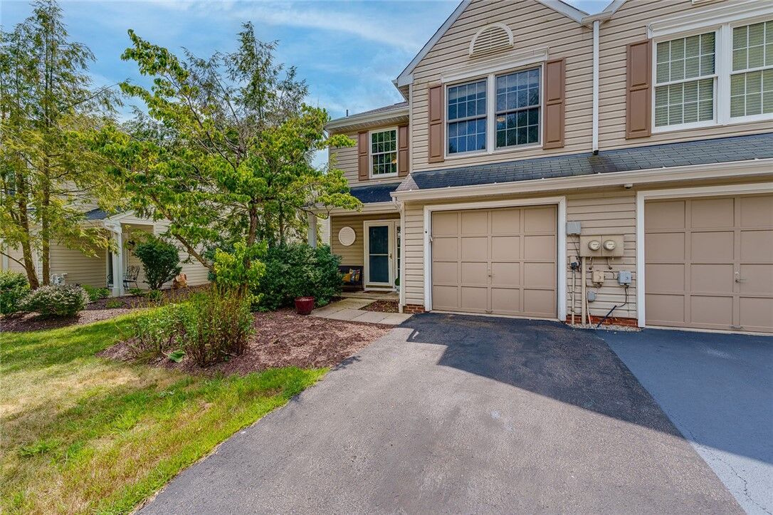 Property Photo: 214 Commons Dr PA 15139