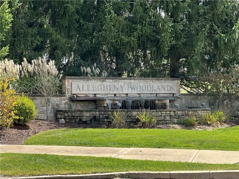 Property Photo: 519 Dogwood Ct PA 15613