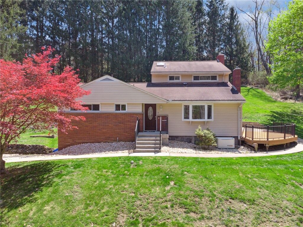 Property Photo: 1634 Old Leechburg Road PA 15068