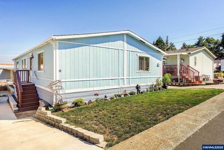 Property Photo: 4995 Sunnyside Rd SE #W-11 OR 97302