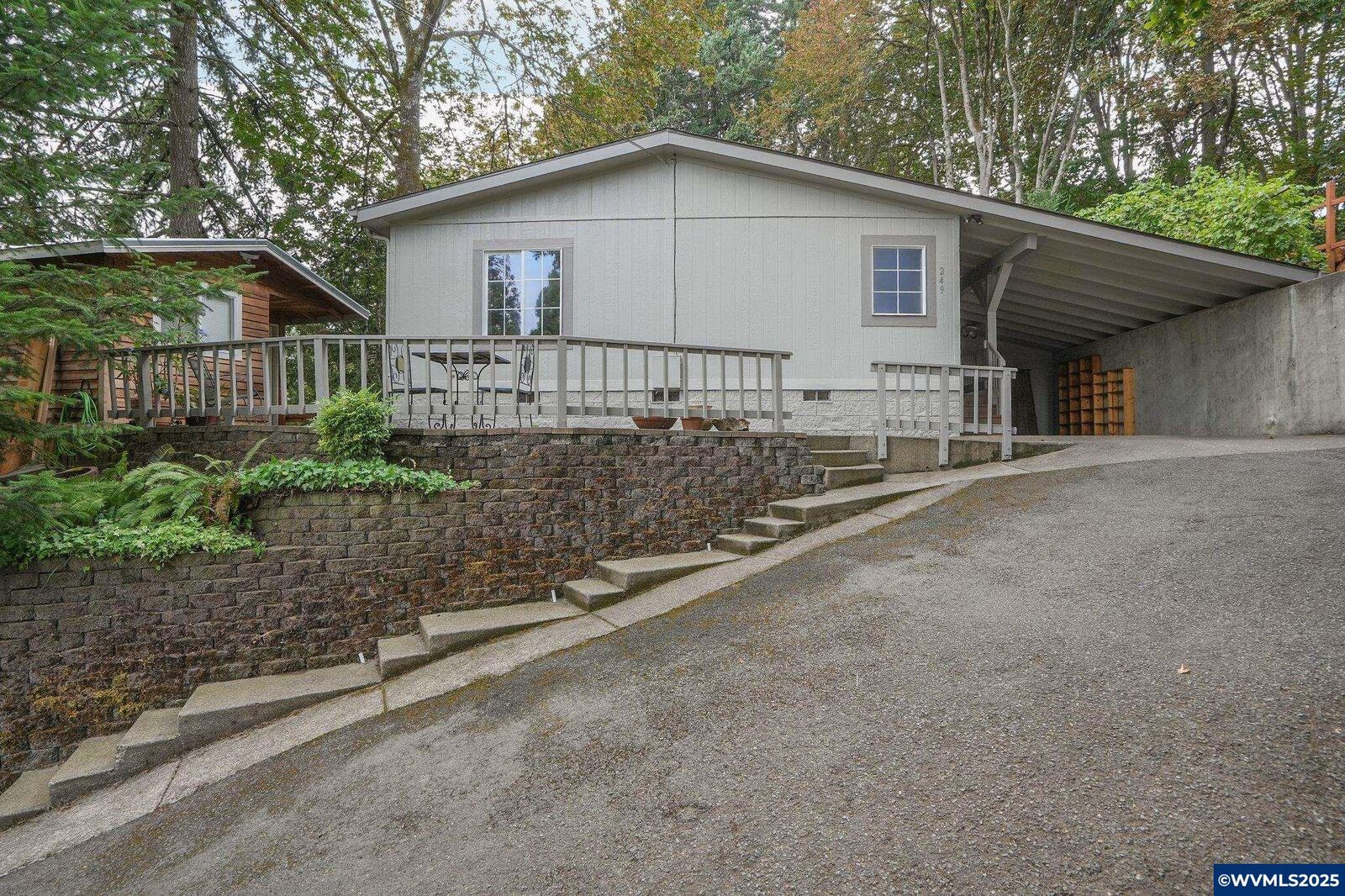 Property Photo:  249 Stoneway Dr NW  OR 97304 