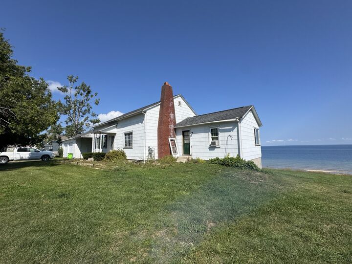 699 S State Street  St. Ignace MI 49781 photo