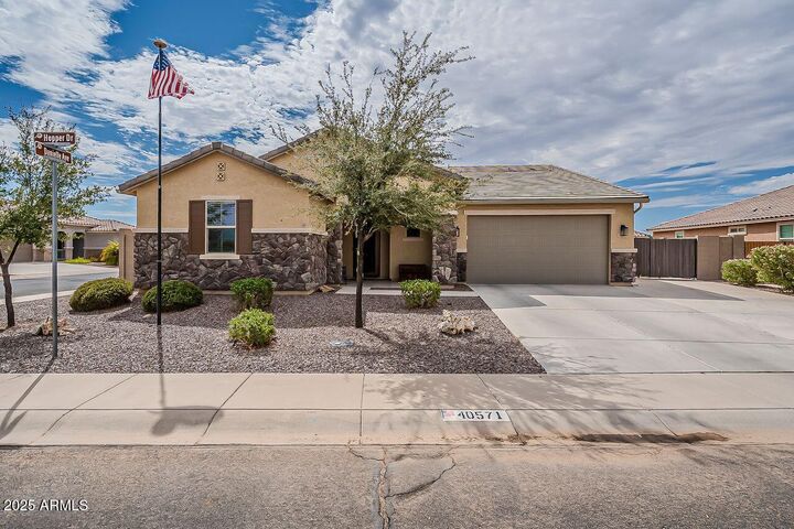 40571 W Hopper Drive  Maricopa AZ 85138 photo
