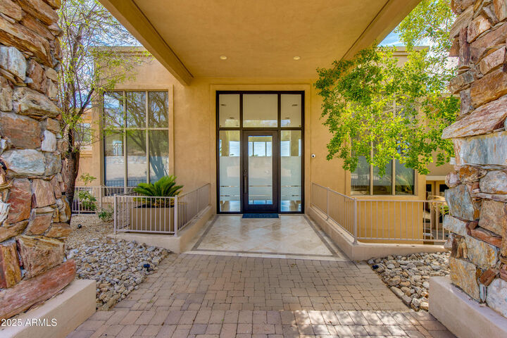 Property Photo: 6038 N 44th Street AZ 85253