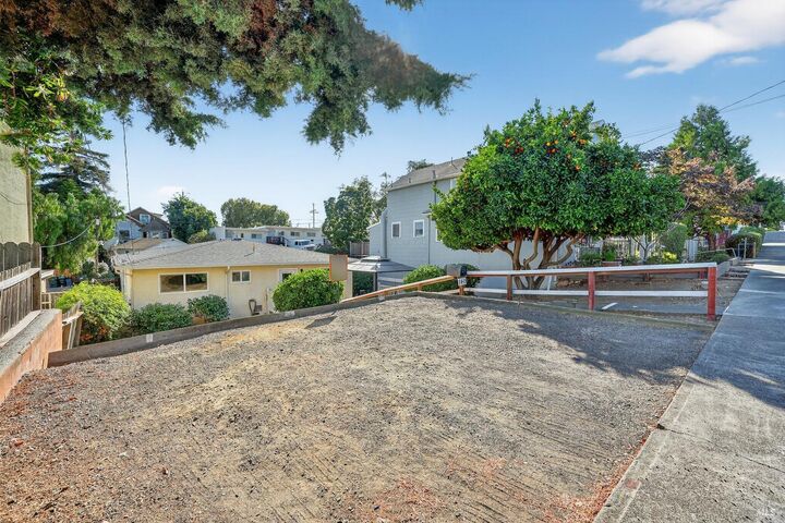 Property Photo: 140 E I Street CA 94510