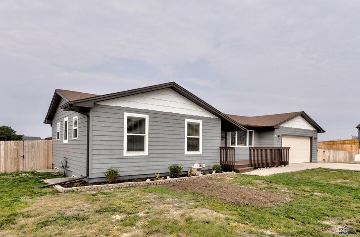 Property Photo: 304 Lone Soldier Ct SD 57719