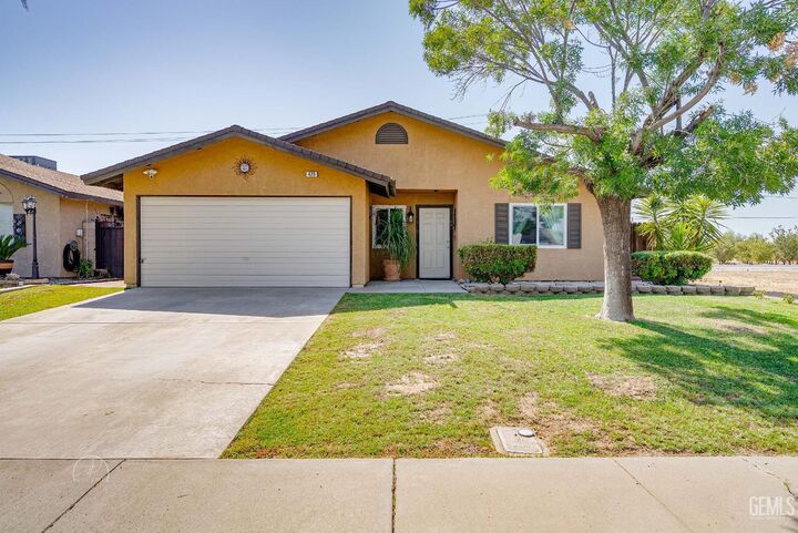 429 Barlow Court  Arvin CA 93203 photo