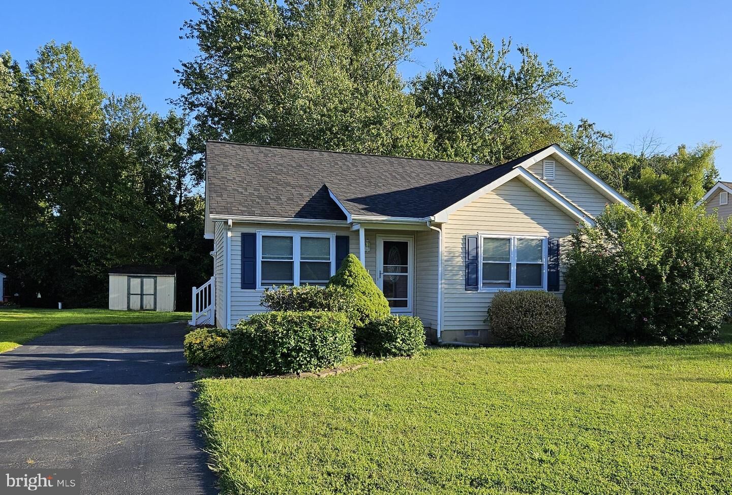 Property Photo:  458 Evelyndale Drive  DE 19901 