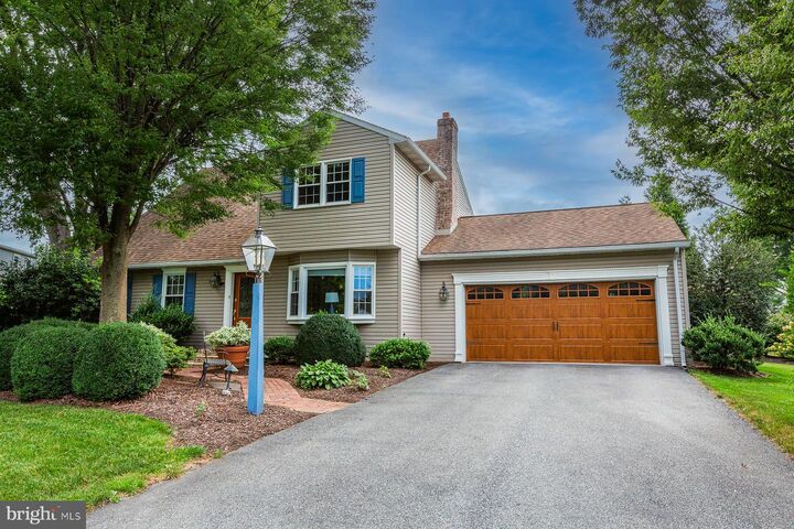 Property Photo:  1104 Hempfield Drive  PA 17601 