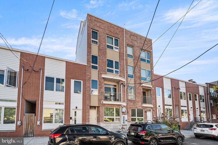 Property Photo:  823 N 15th Street Unit 1  PA 19130 