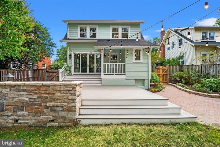 Property Photo: 107 W Luray Avenue VA 22301