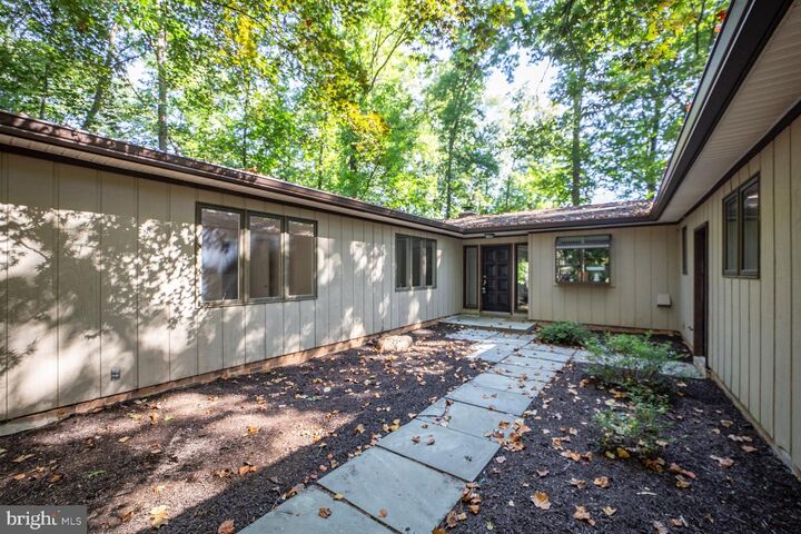 20711 Sabbath Court  Gaithersburg MD 20882 photo