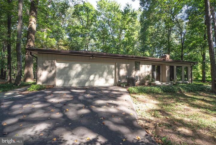 20711 Sabbath Court  Gaithersburg MD 20882 photo