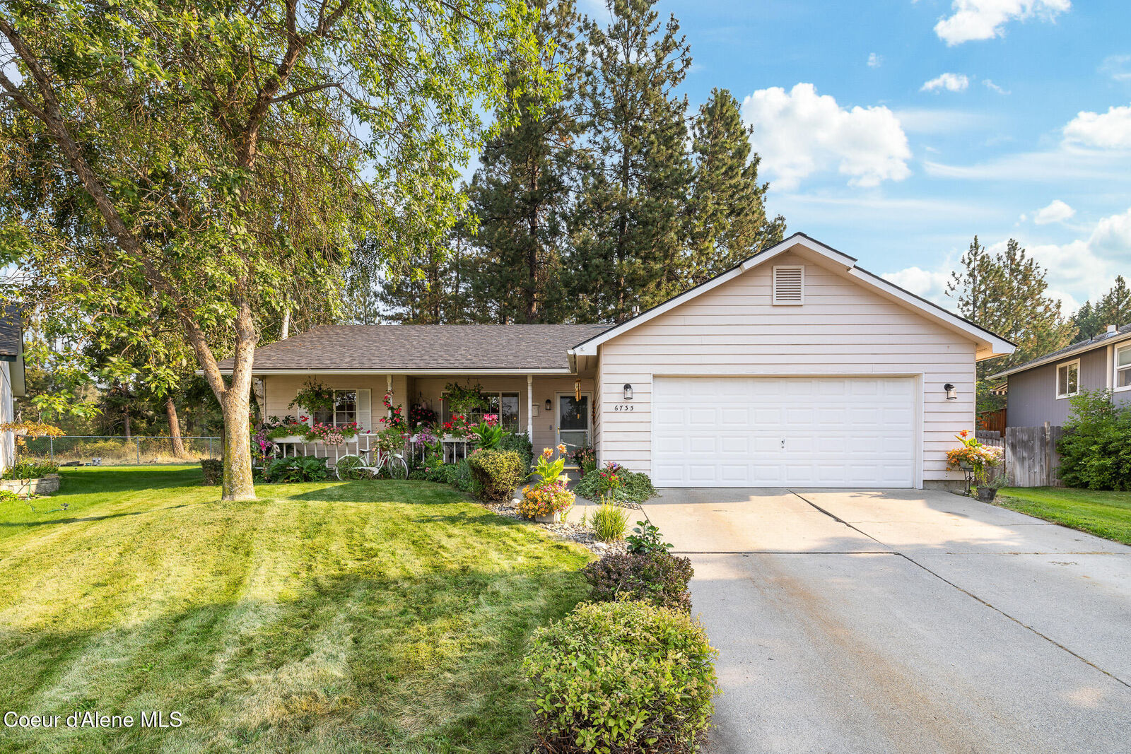 Property Photo:  6735 W Eden Ct  ID 83858 