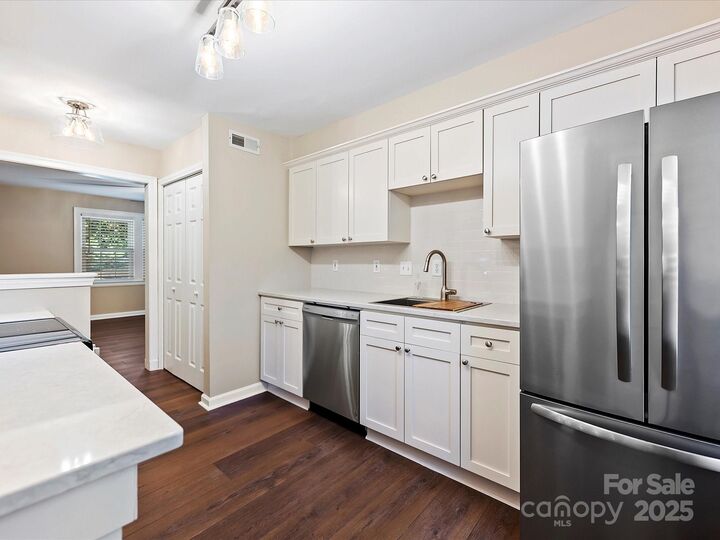 107 S Laurel Avenue 101A  Charlotte NC 28207 photo