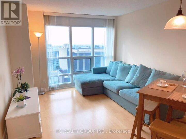 Property Photo:  763 Bay Street 4209  ON M5G 2R3 