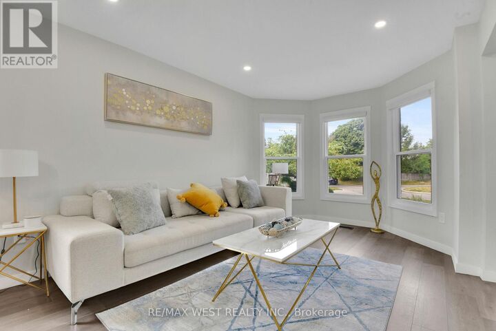 Property Photo:  703 Mountjoy Court  ON L1K 1W8 
