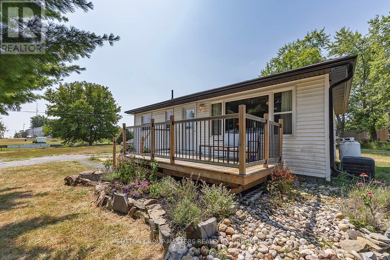 Photo de la propriété:  1682 Joyceville Road  ON K7L 4V1 