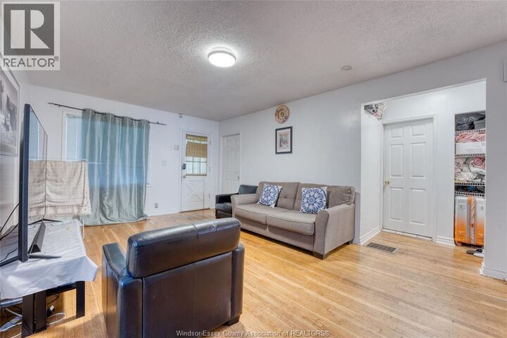 Property Photo:  777 Randolph Avenue  ON N9B 2T7 