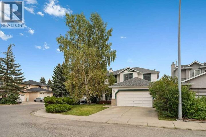 Property Photo: 59 Sandringham Close Northwest AB T3K 3X1