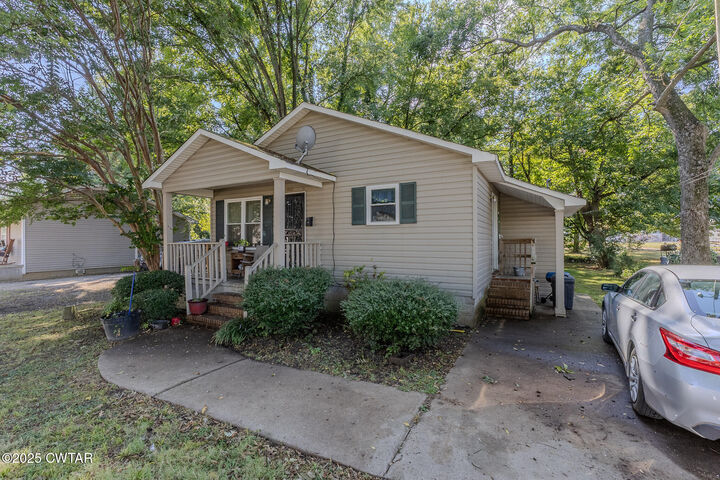 Property Photo: 407 S Washington Avenue TN 38012