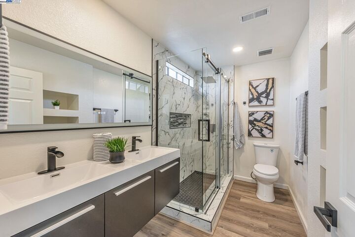 Property Photo: 3810 Burton Cmn CA 94536