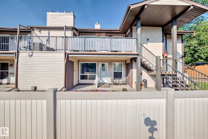 Property Photo: 2019 Saddleback Road NW AB T6J 4T4