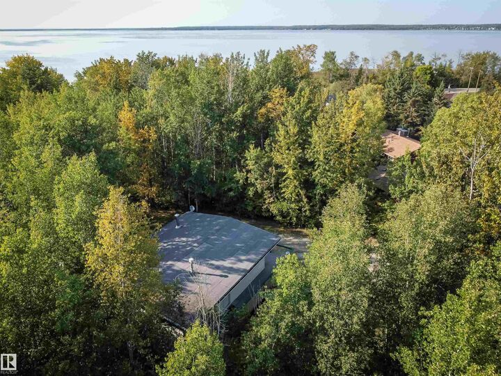 Photo de la propriété:  5441 49 Street  AB T0E 0A0 