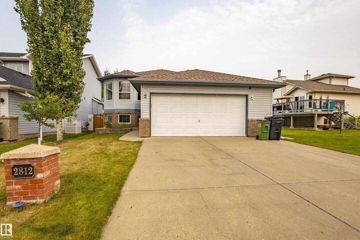 2812 40A Avenue NW  Edmonton AB T6T 1L7 photo