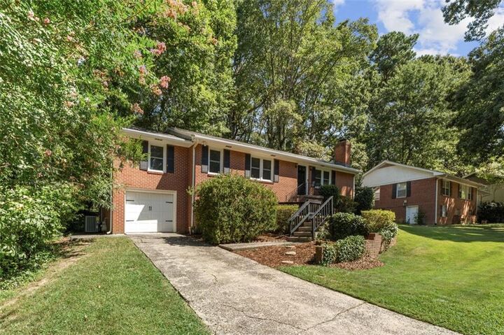 Property Photo: 729 Timberland Street SE GA 30080