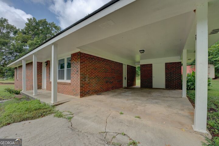 Property Photo: 882 Campbell Road GA 30014