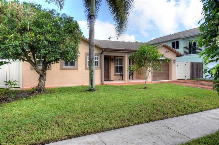 Property Photo:  8605 SW 19th St  FL 33068 