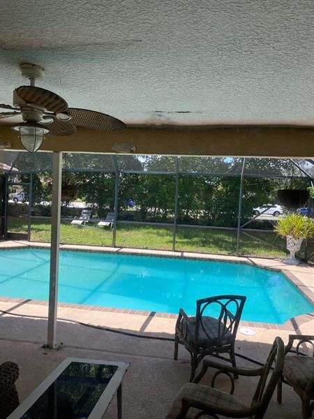 Property Photo: 564 NW 113th Ter FL 33071
