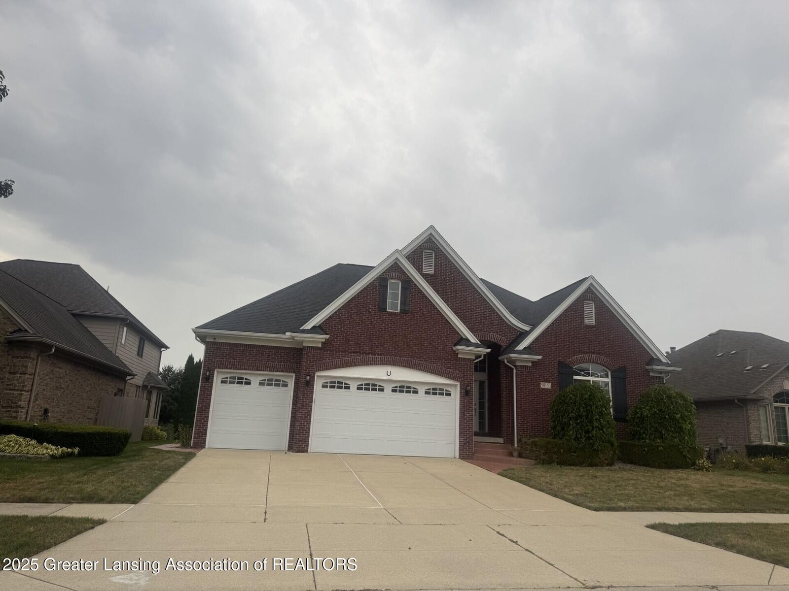 Property Photo:  