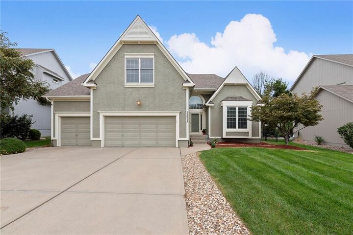Property Photo:  13915 Rosehill Lane  KS 66221 