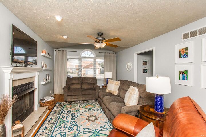 Property Photo:  719 Lancelot Drive  IN 47711-1072 