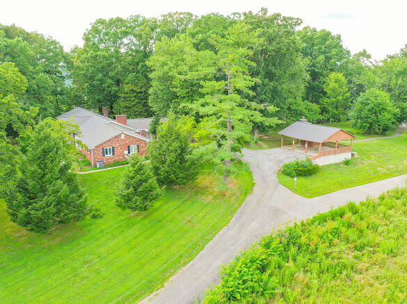 Property Photo:  853 E 4th Street  KY 40741 