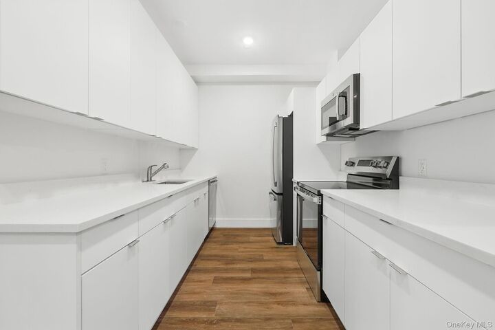 Property Photo:  199 E Post Road 406  NY 10601 